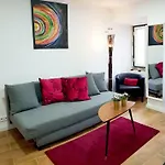 * 5 Star In Historic District * Walk 2 Alfama! Appartamento *