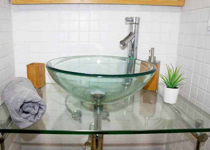 شقة * 5 Star In Historic District * Walk 2 Alfama!